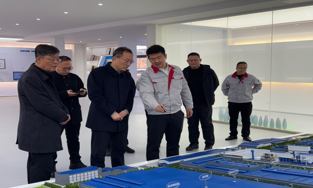 臨汾經(jīng)濟(jì)開(kāi)發(fā)區(qū)黨工委書記、管委會(huì)主任白建成一行深入華翔圣德曼新能源汽車零部件產(chǎn)業(yè)園調(diào)研